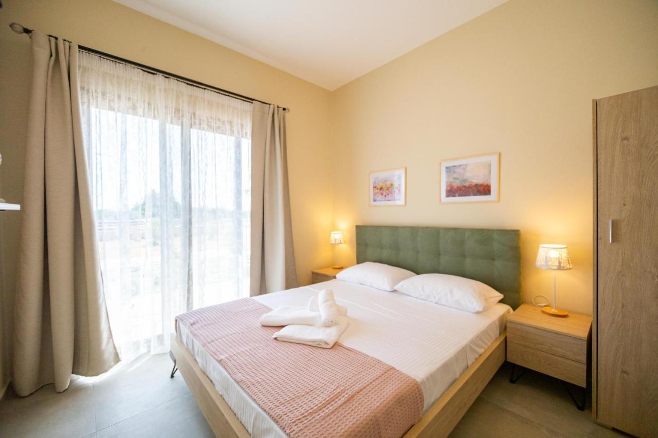 Varkes Suites 2 尼亚·蒙达尼亚 外观 照片